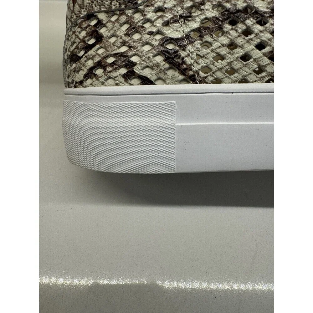 Vince Camuto vince camuto